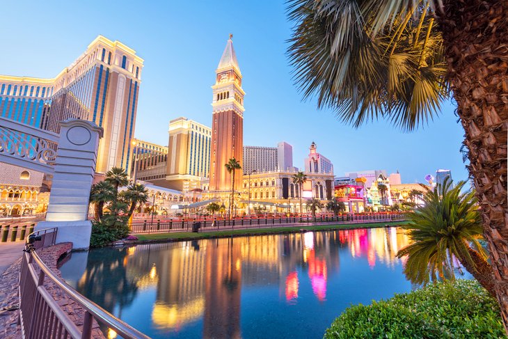 From Phoenix To Las Vegas: 4 Best Ways To Get There | Planetware
