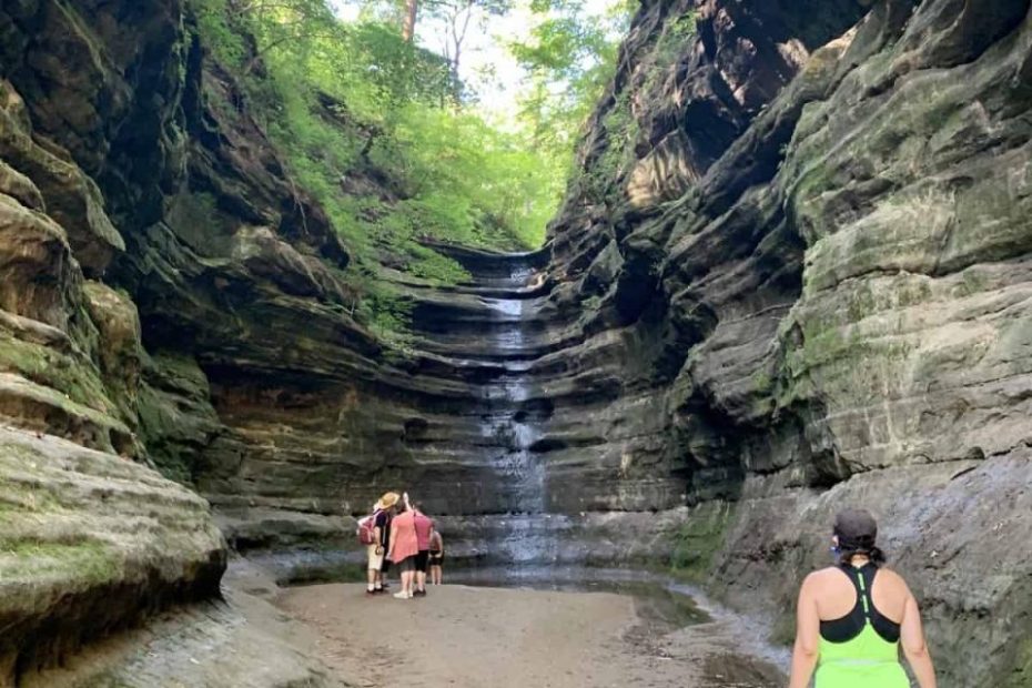 Chicago Day Trip: Hiking Starved Rock State Park | One Girl, Whole World